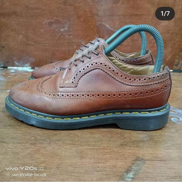 dr martens wingtip brogue