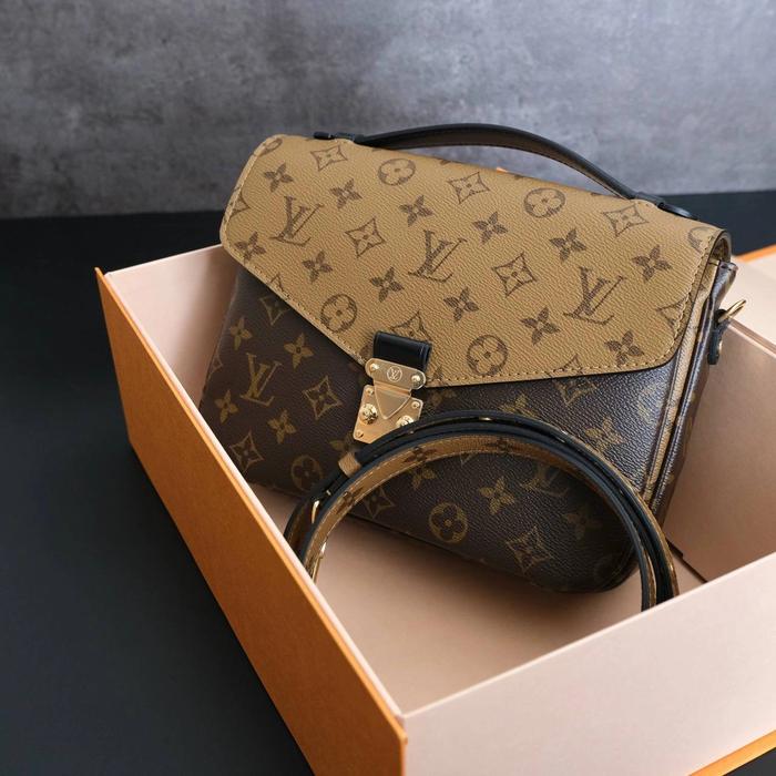 LV Louis Vuitton Pochette Metis In Reverse Monogram
