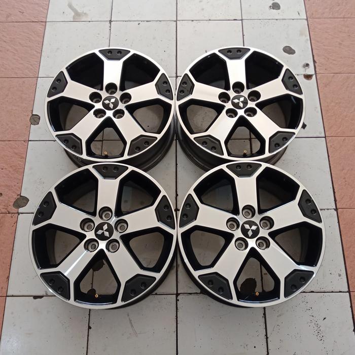 Velg pelek xpander cross r17 cocok untuk ertiga sporty drezza xl7
