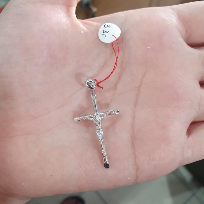 liontin salib jesus yesus emas putih asli 750