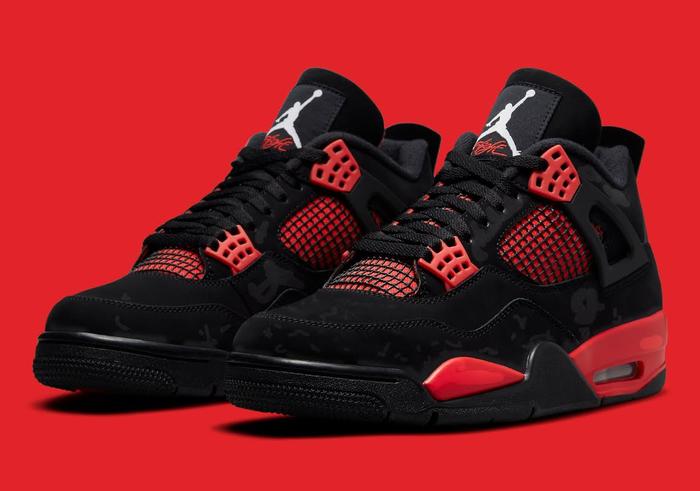 Air Jordan 4 Retro "Thunder Red"