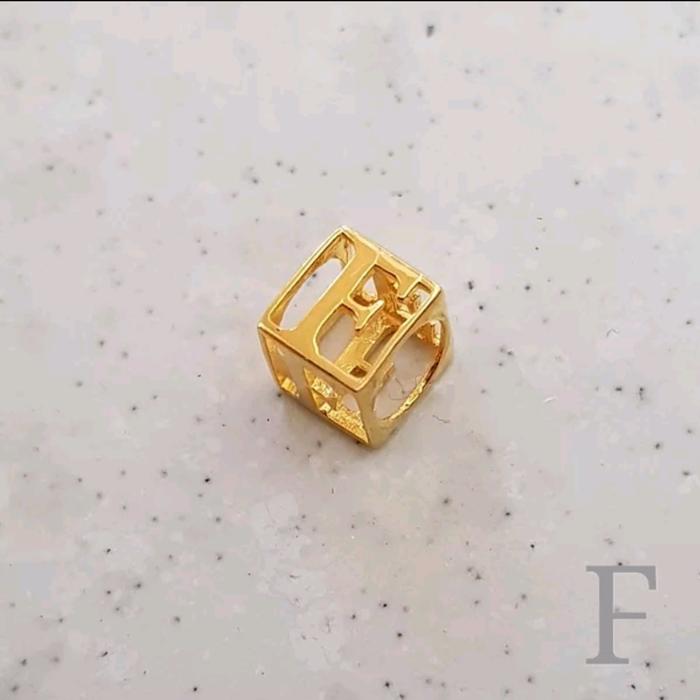 Liontin Cube F Huruf F Kadar 875 20K Mata Kalung Mata Gelang Bandul