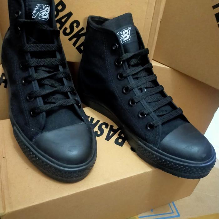 Sepatu sekolah MB master basket hitam polos /MB hc tinggi