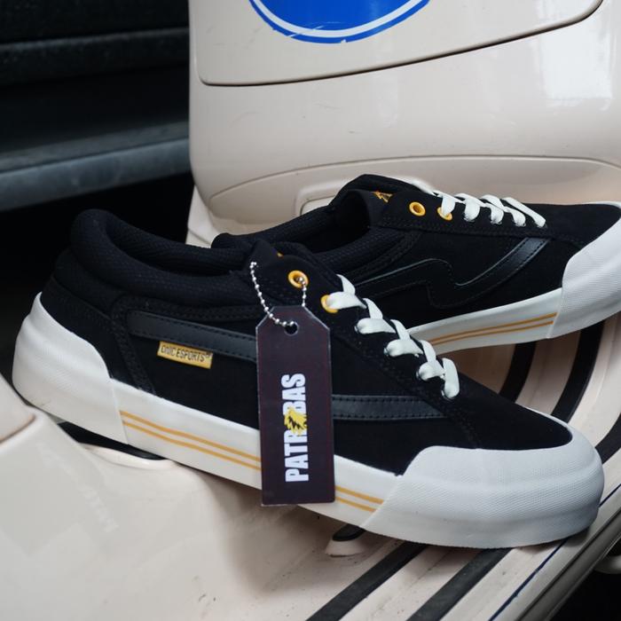 Sepatu Patrobas X Onic Black/Black