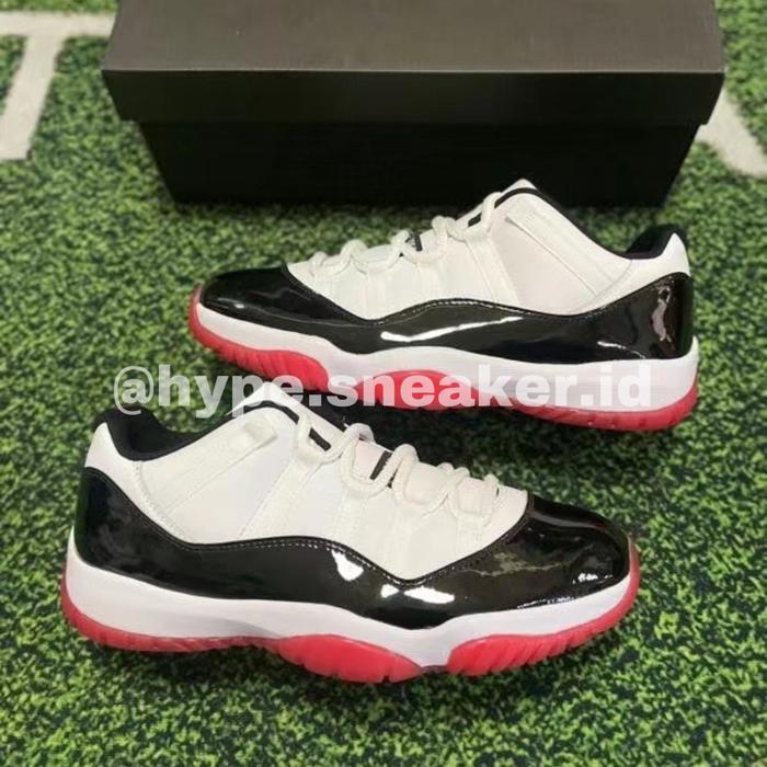 Air Jordan 11 Low Concord Bred