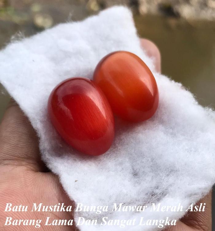 Batu Mustika Bunga Mawar Merah Sepasang