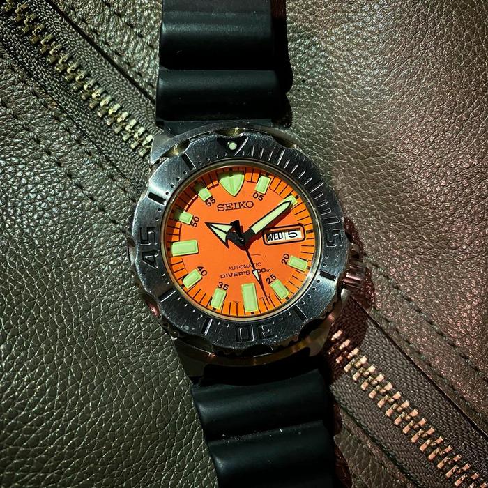 Jam tangan langka Seiko SKX781 “Monster Orange Gen 1”