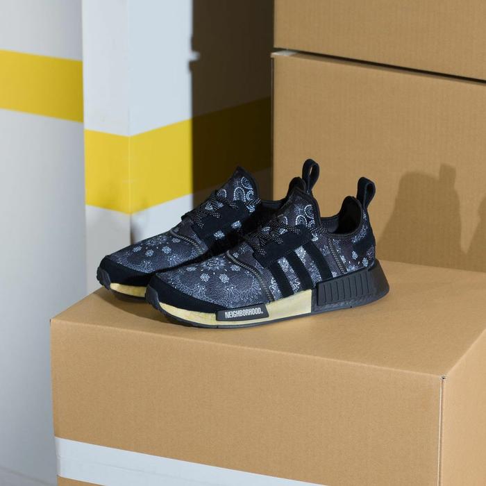 Neighborhood x Adidas NMD R1 "Paisley Black" GY4157
