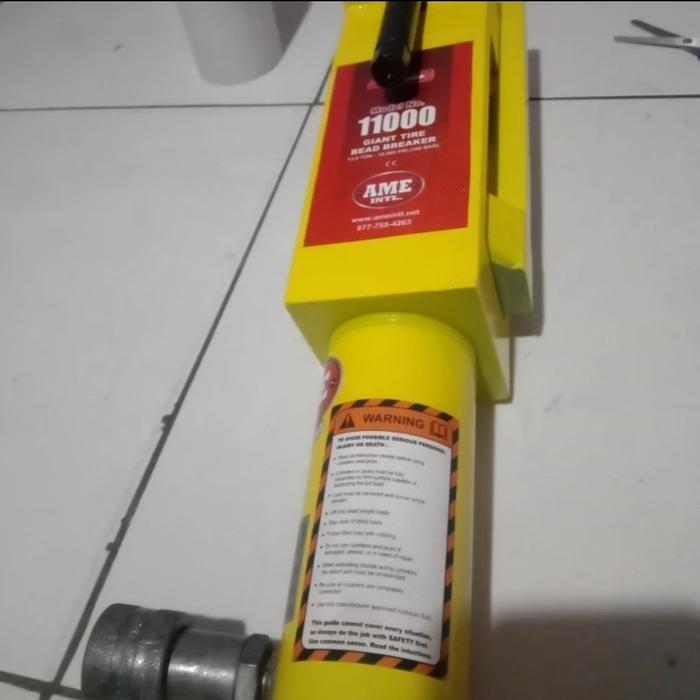 OTR GIANT TIRE BEAD BREAKER AME 11000 TIRE BEAD BREAKER