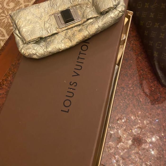 clutch lv preloved limited