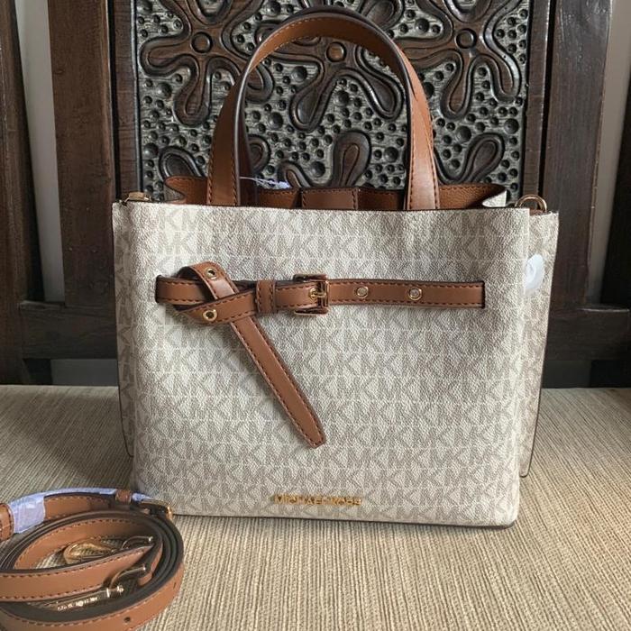 Mk Emilia Small Satchel Sign Vanilla