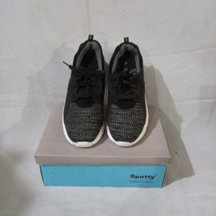 Sepatu sekolah bts anak slip on SPOTTY MILA 01 HITAM/PUTIH