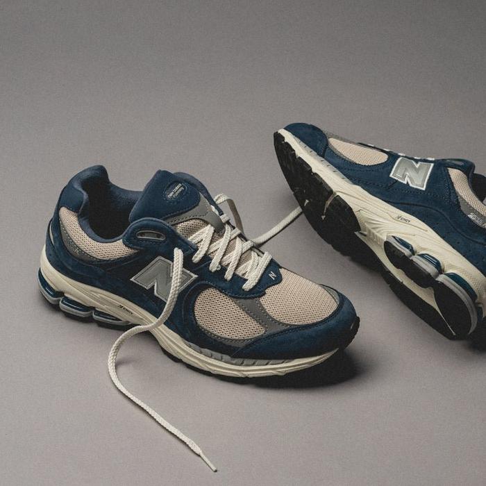 New Balance 2002 R Indigo Blue Cream Original M2002RHR