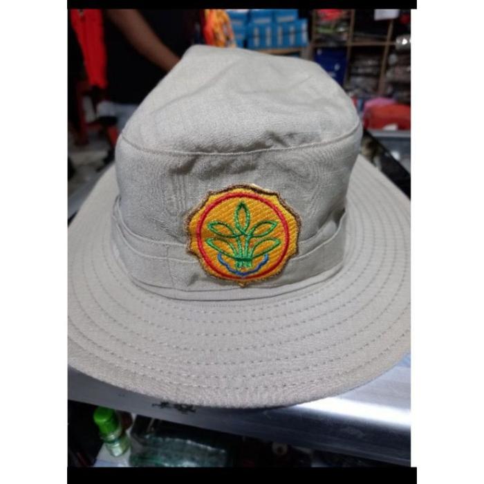 topi pertanian lapangan