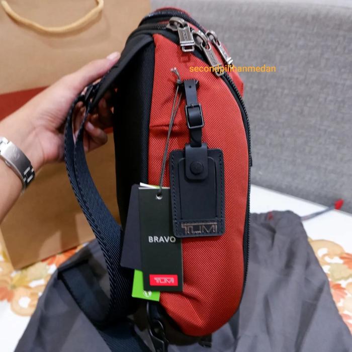 tumi body bag pria