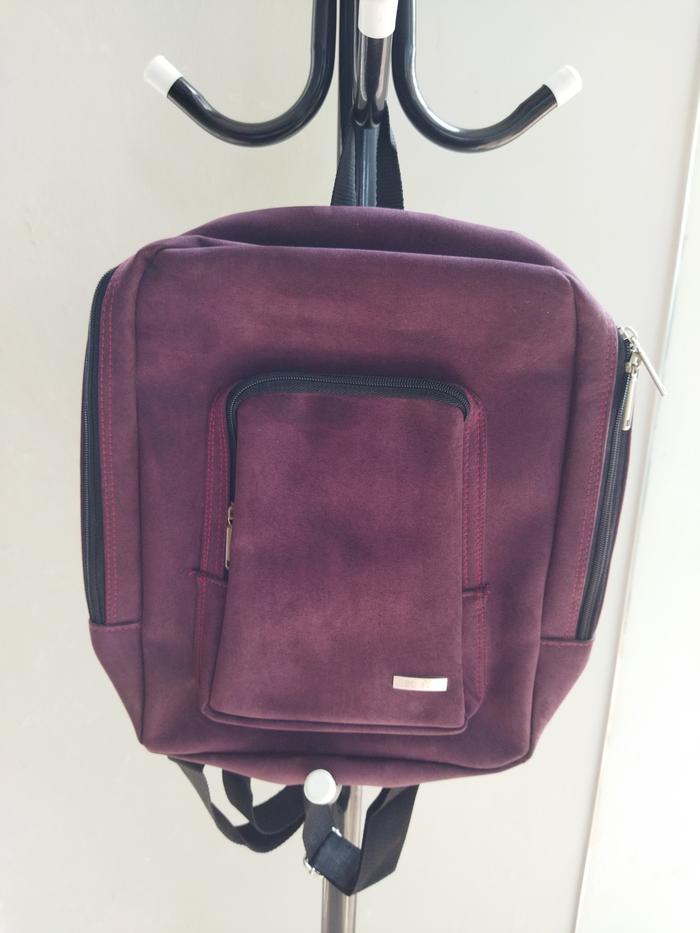 Tas Ransel Wanita Merah Maroon Merek Esprit Baru