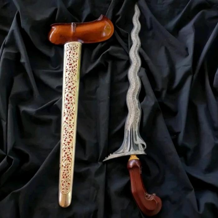 Keris Corok Sangkelat PB X Luk 13 Pamor Pedaringan Istimewa