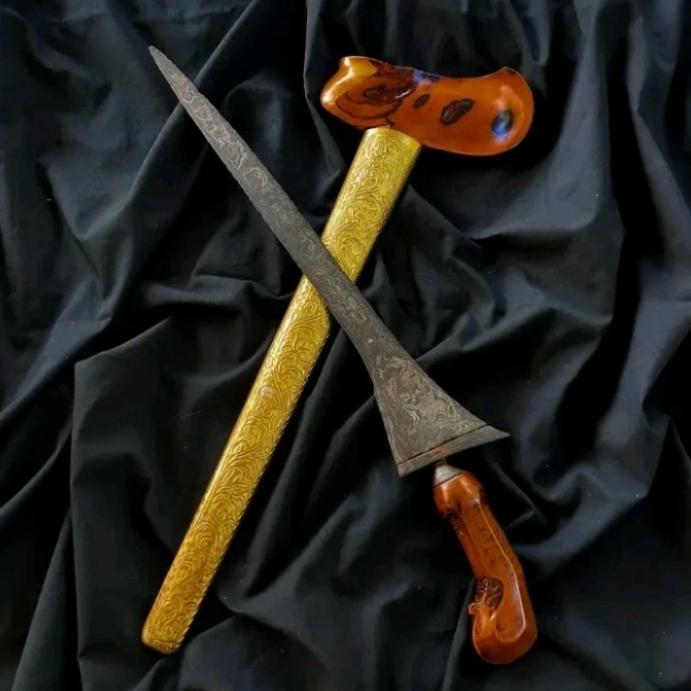 Keris Kebo Lajer Pamor Beras Wuttah Tangguh Pajajaran Sepuh Kuno