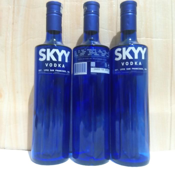 botol bekas miras skyy vodka
