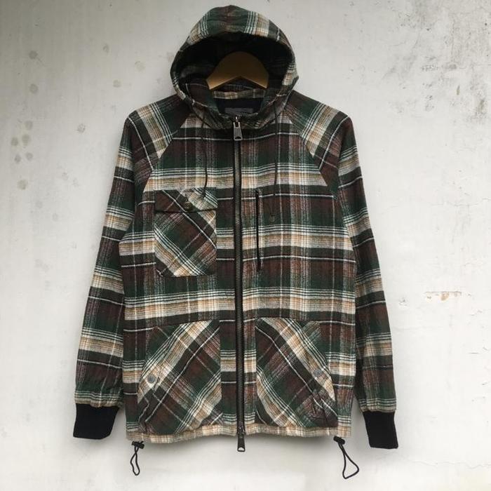 jaket noyet tartan tebal second