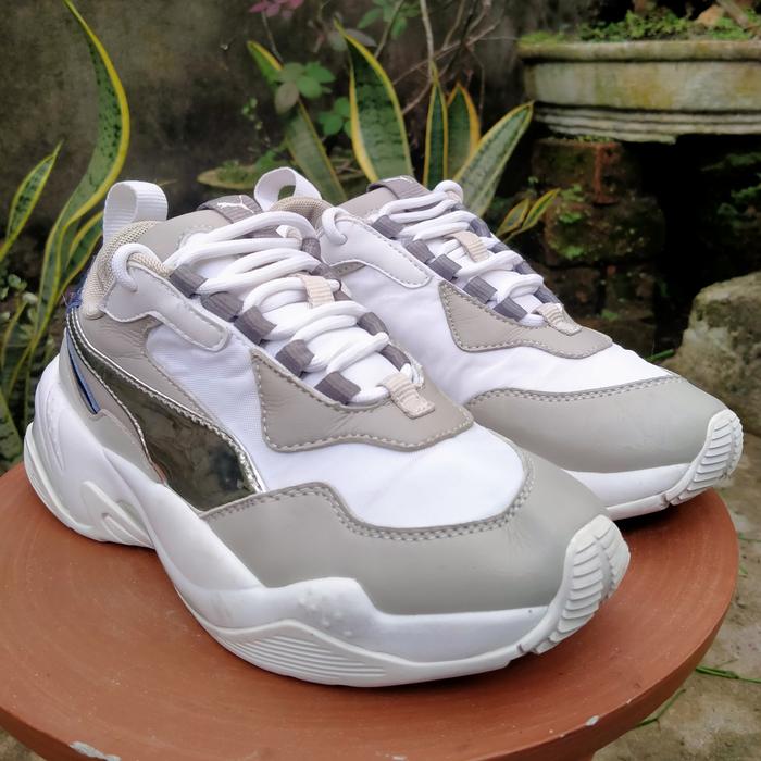 sepatu Second Sneakers Brand Puma size 35,5 Insole 22 Cm