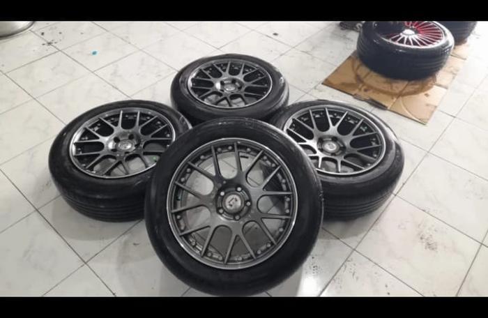 Velg Mobil Bekas BBS R17X7,5-8,5 lubang 5 ET40 BAN 215 60 OL