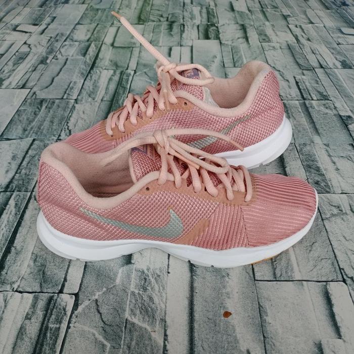 Nike sepatu anak perempuan sepatu second nike wanita size 35,5