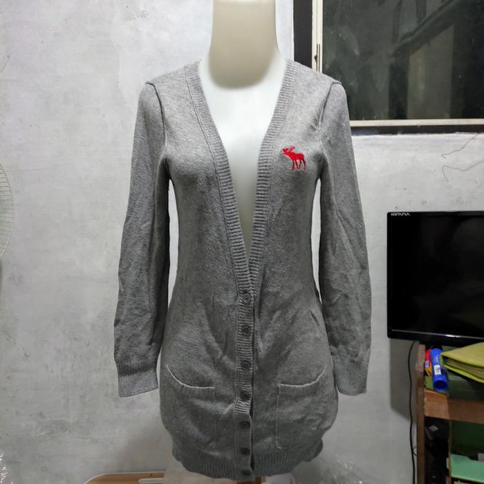 Abercrombie gray knit cardigan woman size M