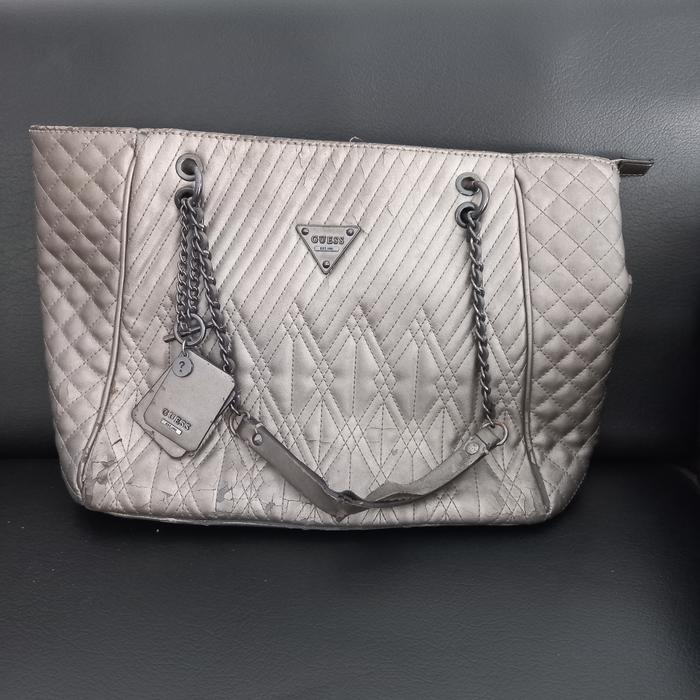 Tas Wanita Tote Bag Guess Original Pewter Warna Silver Large Preloved