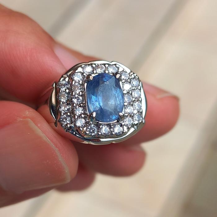 blue safir natural