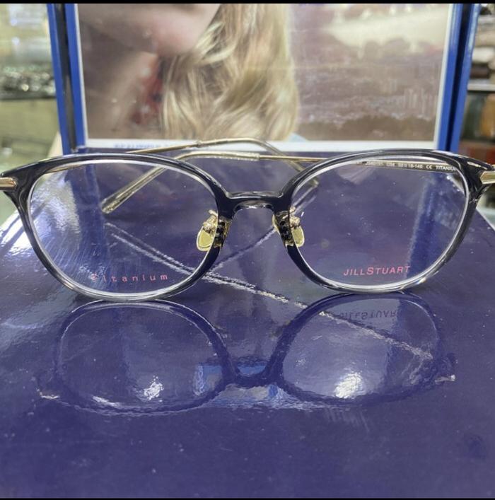 Frame Kacamata Wanita Jill Stuart Titanium 1