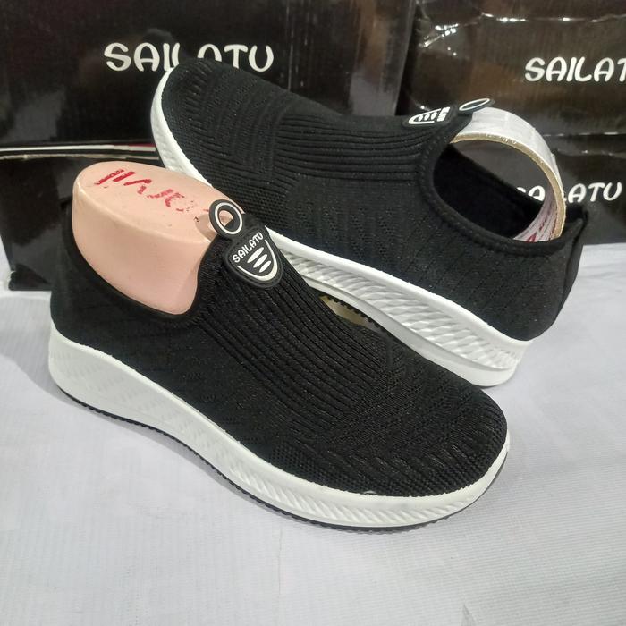 sepatu slip on wanita Sailatu original hitam
