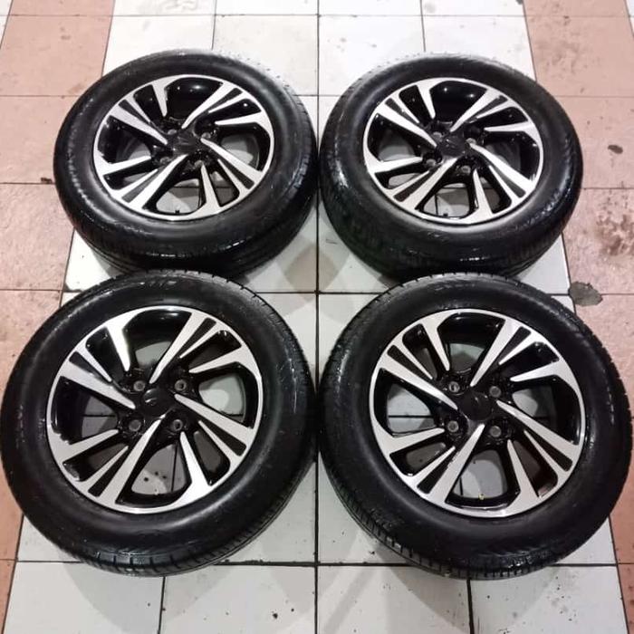 1 set velg original xenia ring 15 H4x114 ban tahun 2022 black polish