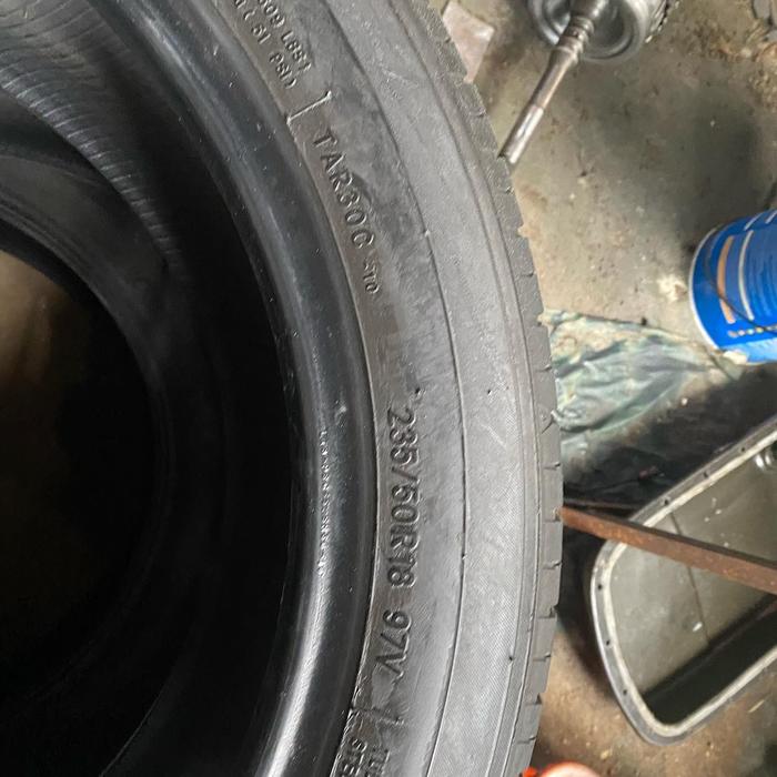 Ban toyo r18 235 50 2018
