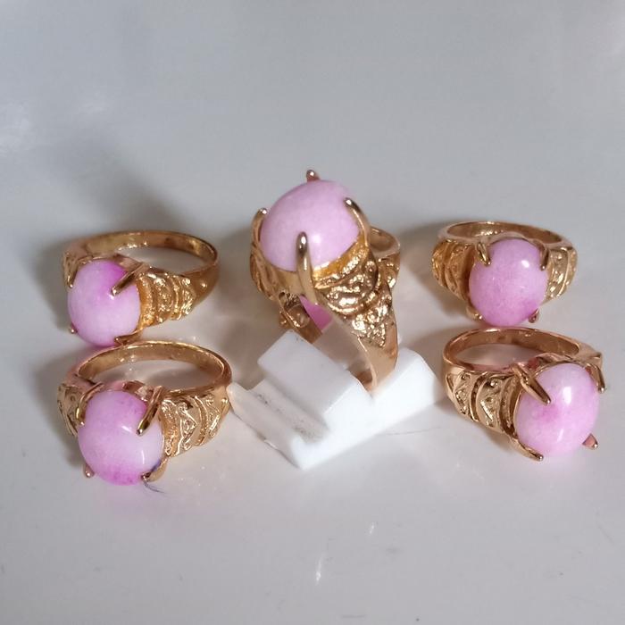 Cincin Batu Giok Merah Muda