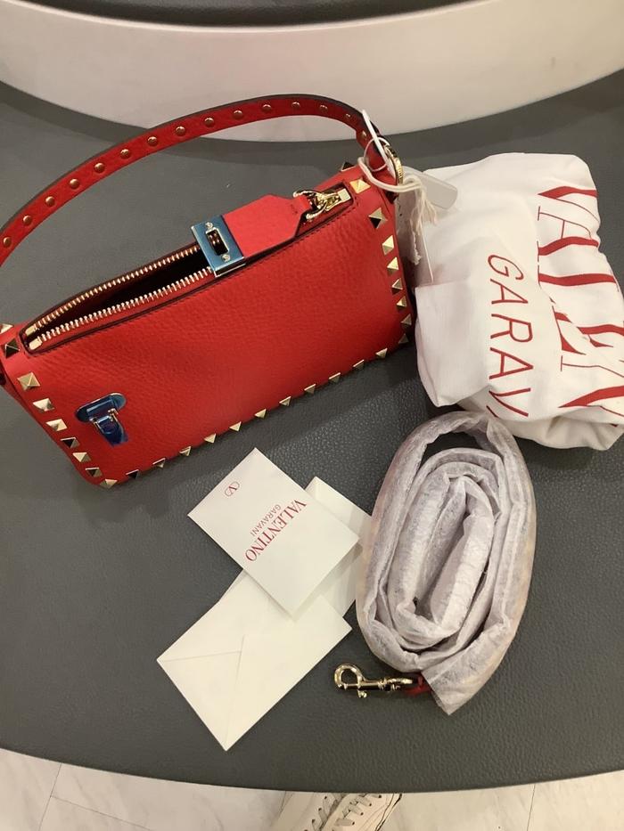 TAS VLTN SMALL ROCKSTUD RED