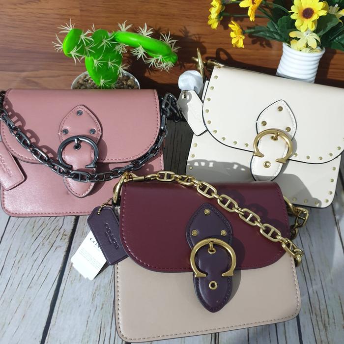 Coach Beat 18 Crossbody With Rivets