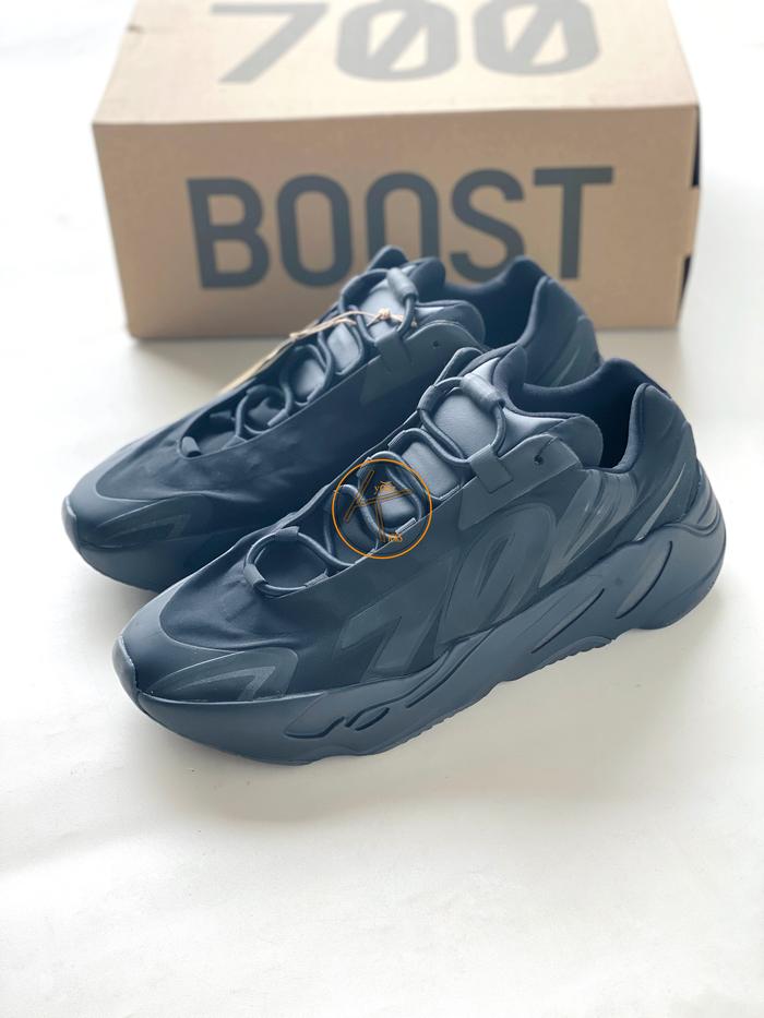 Yeezy 700 MNVN Triple Black