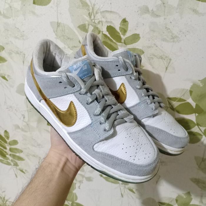 Sepatu Nike SB Dunk Low x Sean Cliver