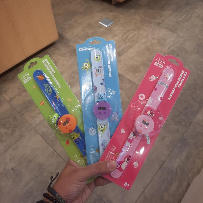 miniso x disney pixar jam tangan digital anak