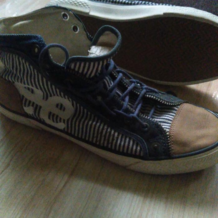 sepatu lee cooper