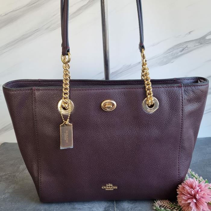Coach c57107 pebble leather turnlock chain tote bag oxblood
