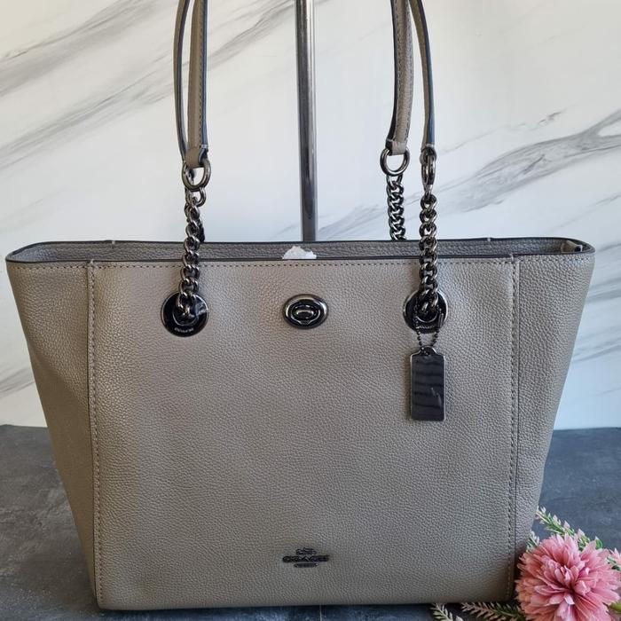 Coach c57107 pebble leather turnlock chain tote bag fog