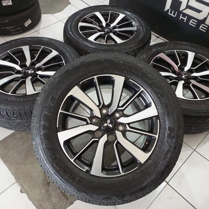 jual velg ori new pajero thn 2019 ring 18 pcd 6x139 + ban second