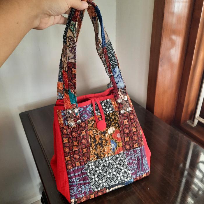Tas batik perca solo merah modern