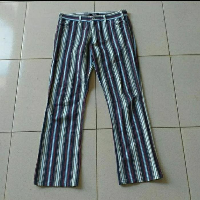 celana fhasion burberry second