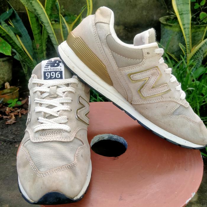 Sepatu Second Sneakers New Balance 996 Size 41,5 Insole 26 Cm