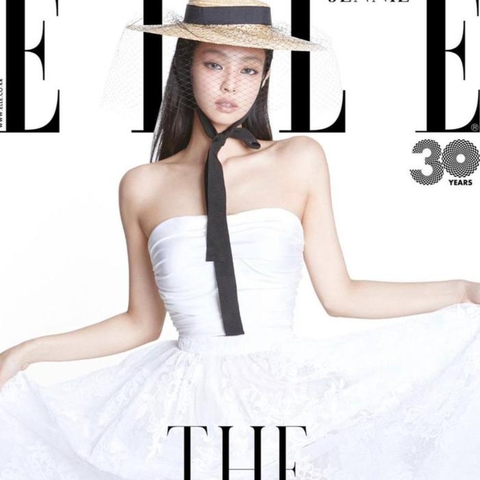 Jennie chanel elle beach hat topi pantai
