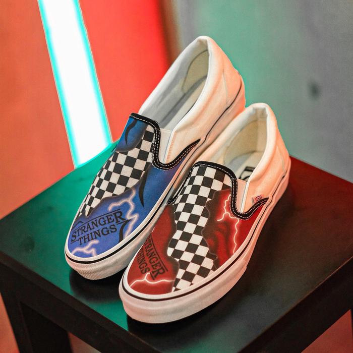 Vans Slip On Custome X Stranger Things Checkerboard Black White/Blue Red Original