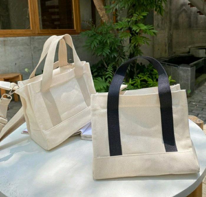 Canva divider Bag